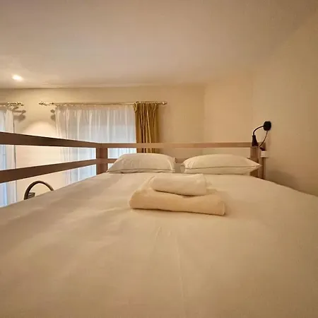 Lovely Flat Nearby Piazza Maggiore Apartman *